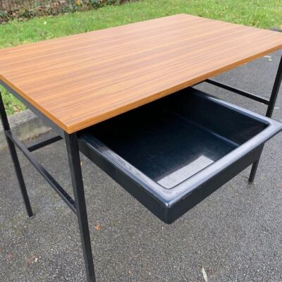 Bureau Pierre Guariche Junior tiroir ouvert