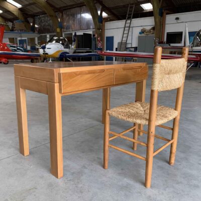 Bureau en Orme avec chaise assortie (non fourni)
