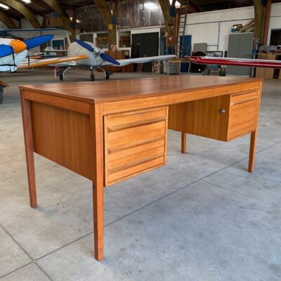Bureau teck Tobjorn Afdal