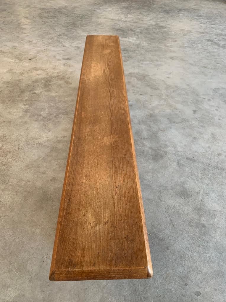 Banc campagnard en chêne vue du haut