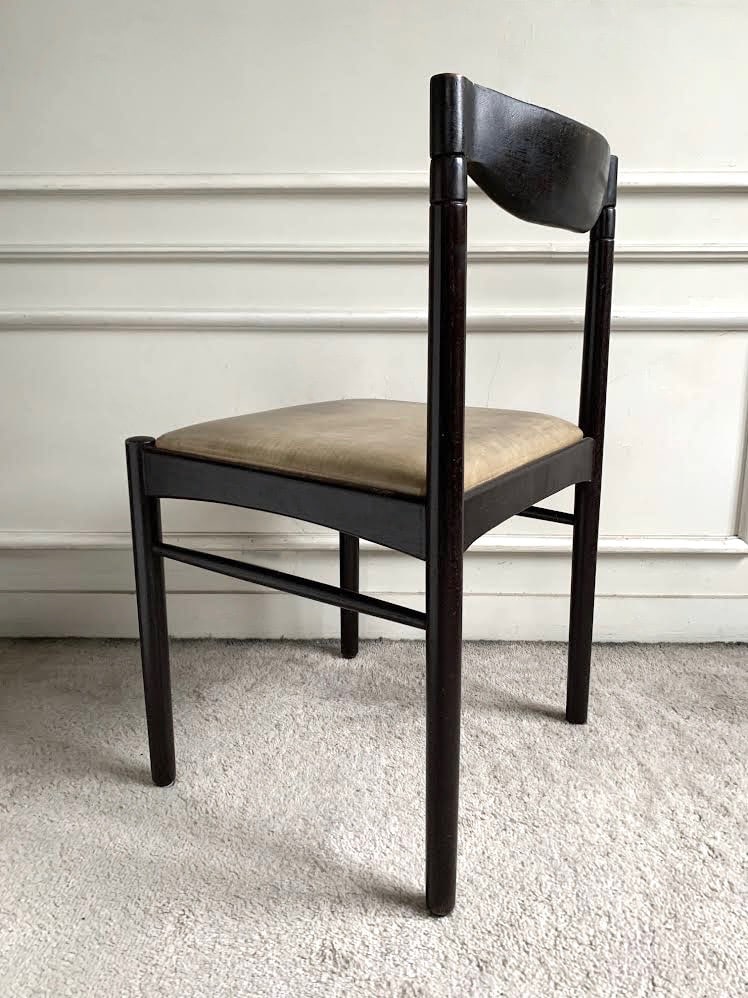 Chaise de style scandinave vue arriere