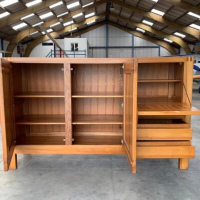 Enfilade haute en orme portes ouvertes