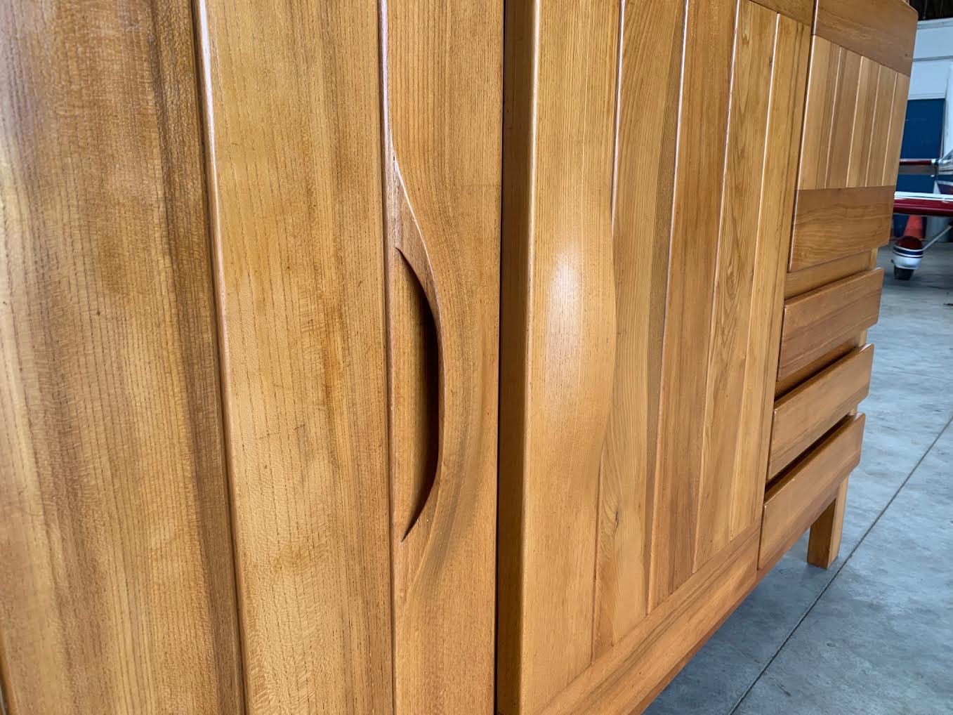 Enfilade haute en orme regain détail porte