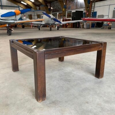 Table basse moderniste en chêne