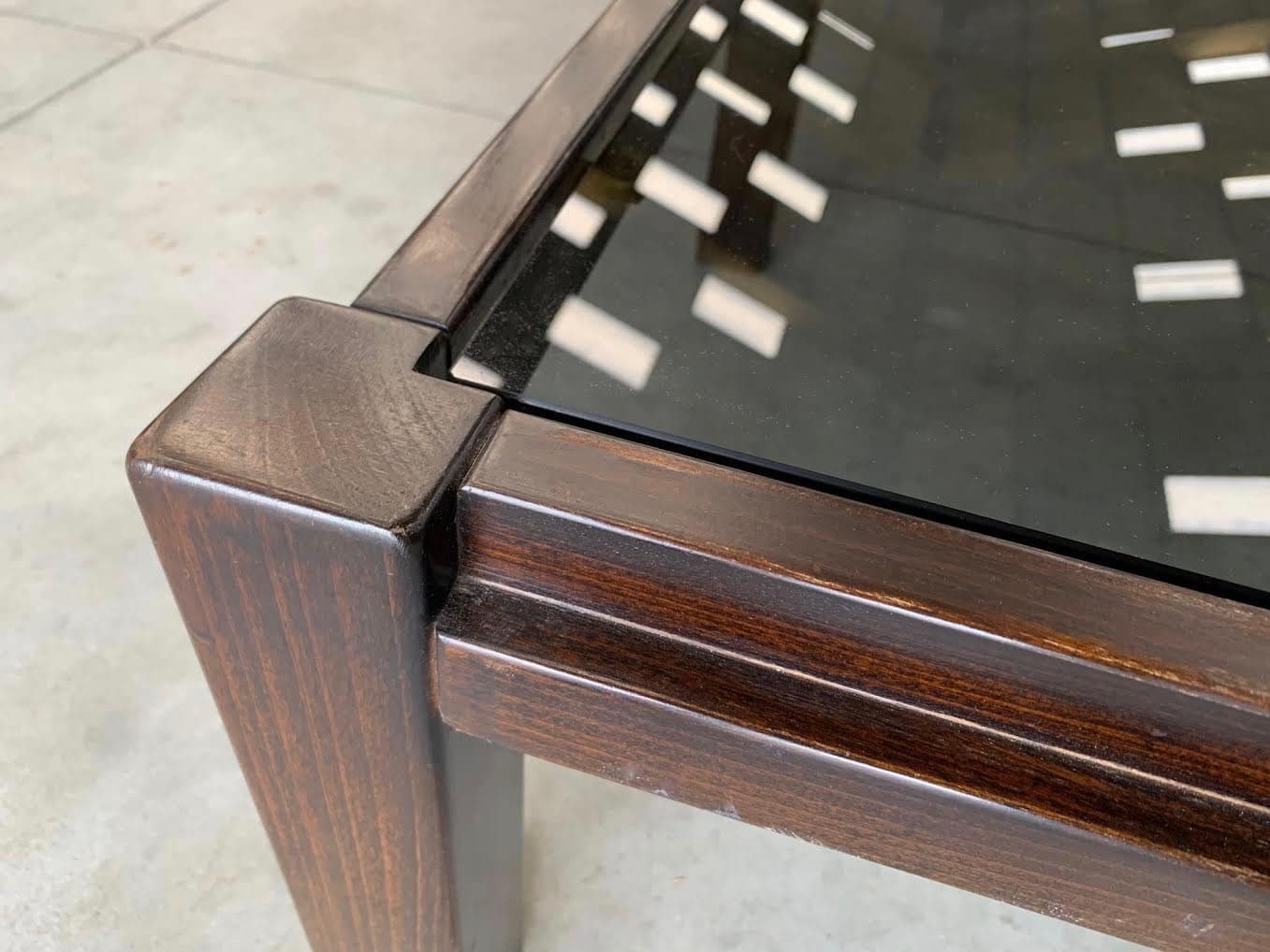 Table basse en chêne détail coin