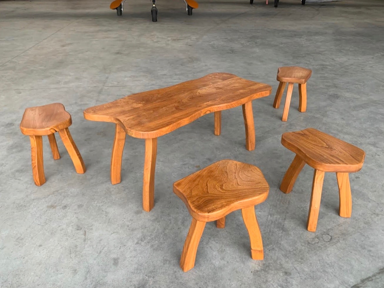 Table basse en orme brutaliste vintage
