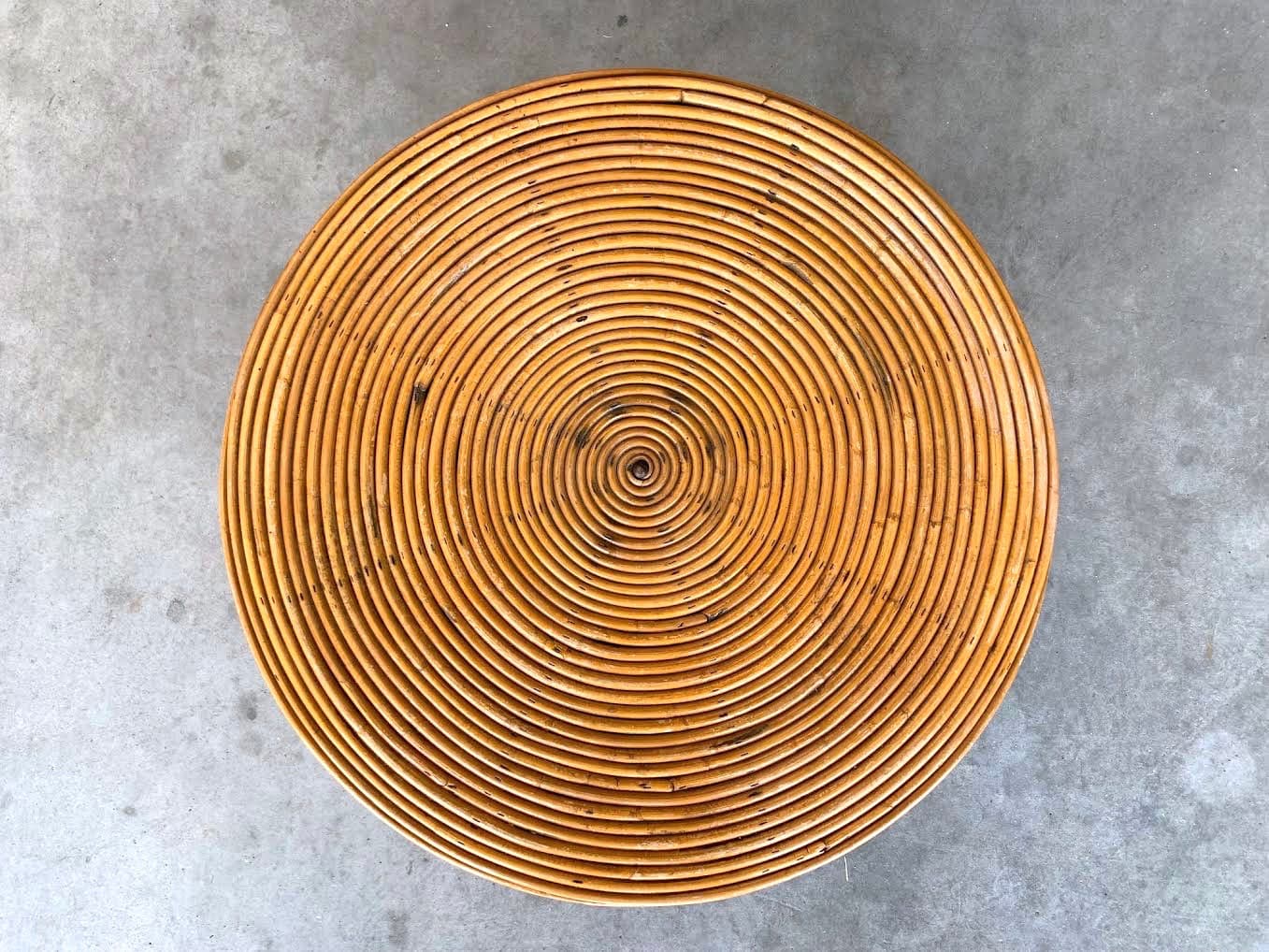 Table basse en rotin du dessus