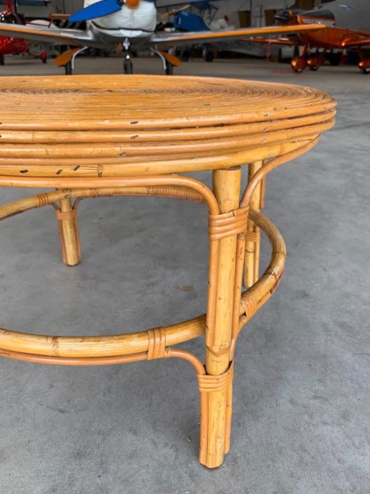 Table basse en rotin pied circulaire