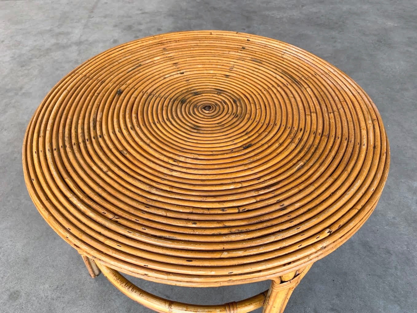 Table basse en rotin vintage