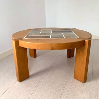 Table basse ronde vintage vue de face