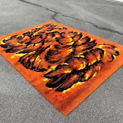 Tapis orange vintage flamme image large