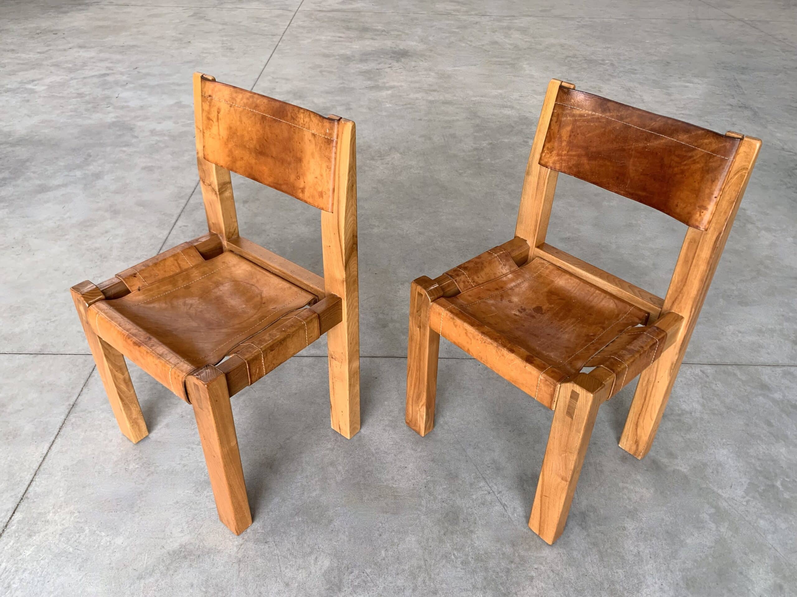 Chaises Sénac en orme et cuir vue de dessus