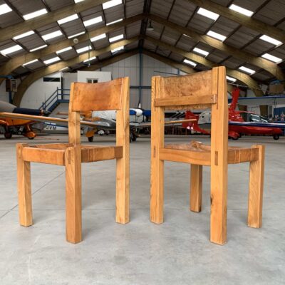 Chaises en orme et cuir Sénac vue générale