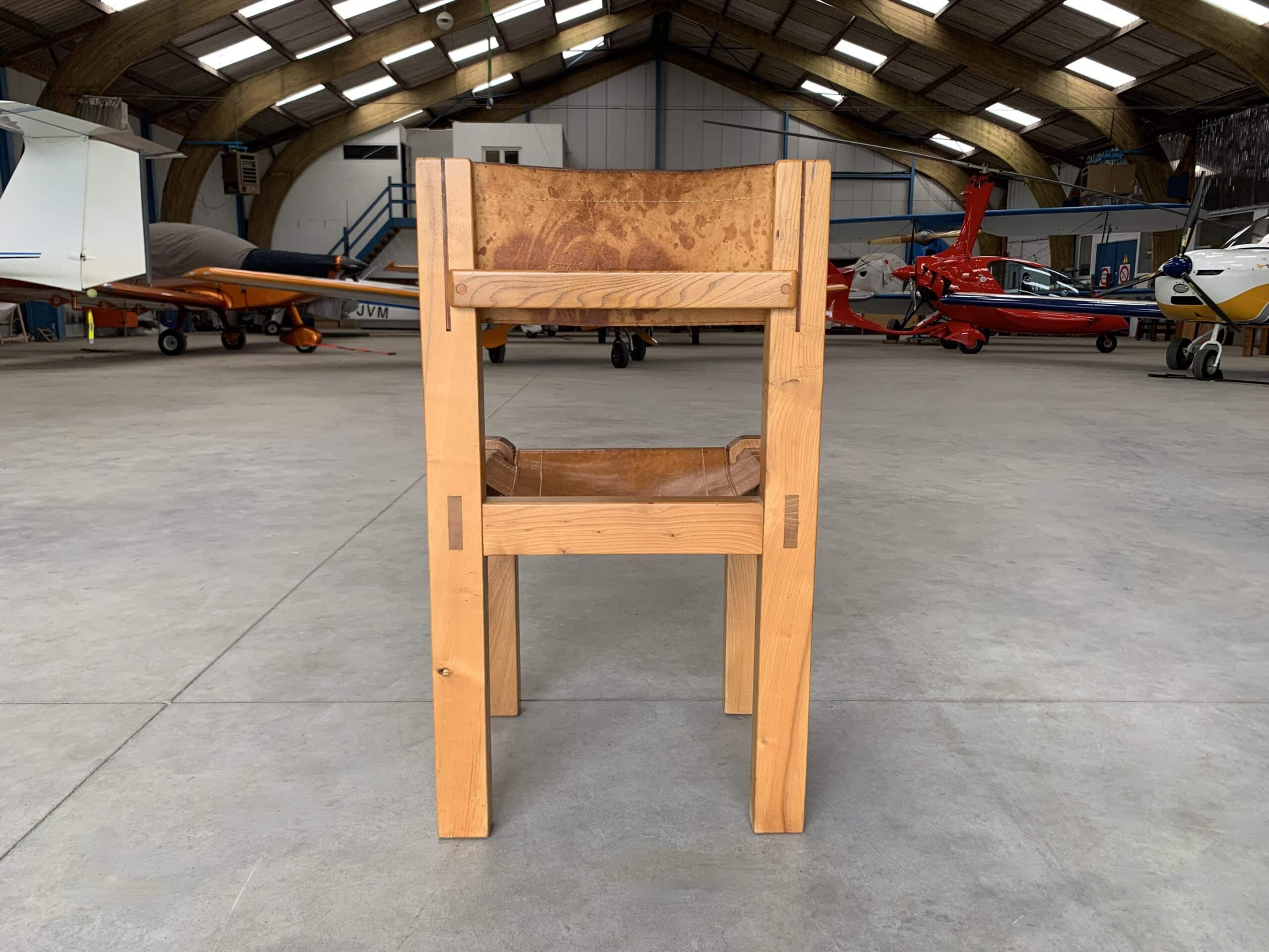 Chaises Sénac en orme et cuir vue arrière