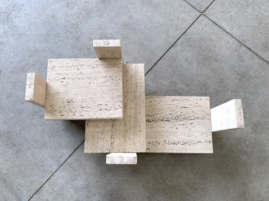 Table basse travertin cubiste vue dessus