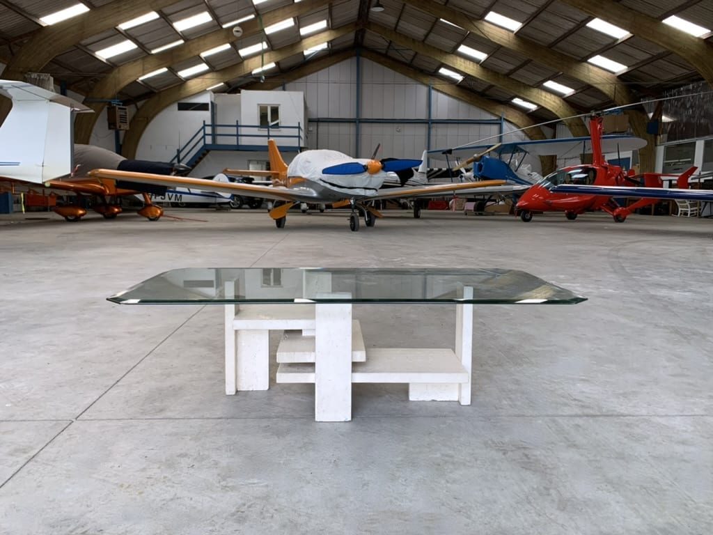 Table basse travertin cubiste vue de face