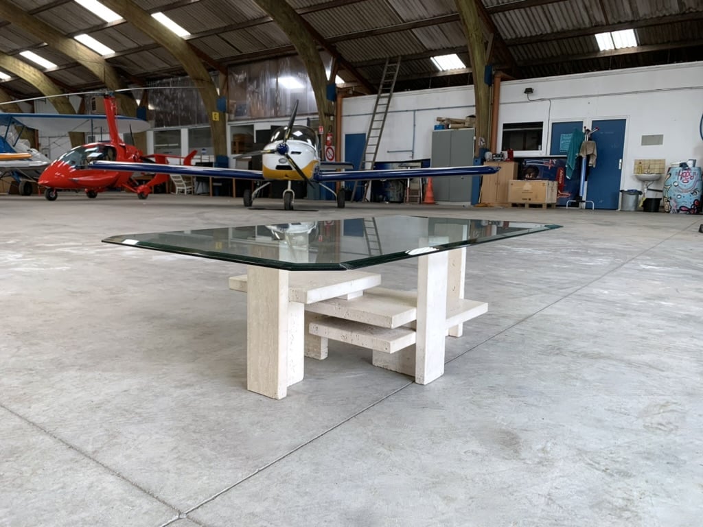 Table basse travertin cubiste vue perspective