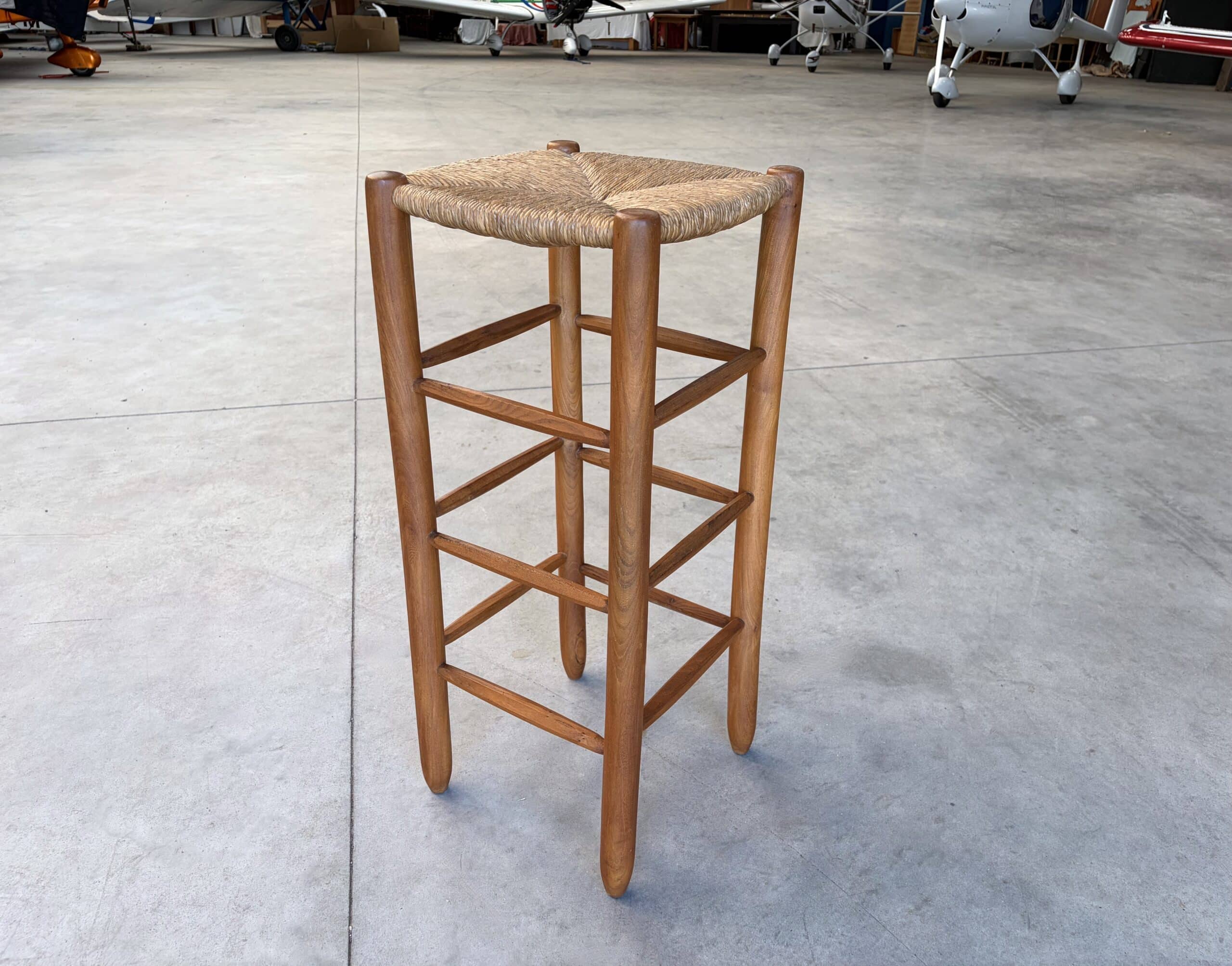 Tabourets Perriand vue perspective 1