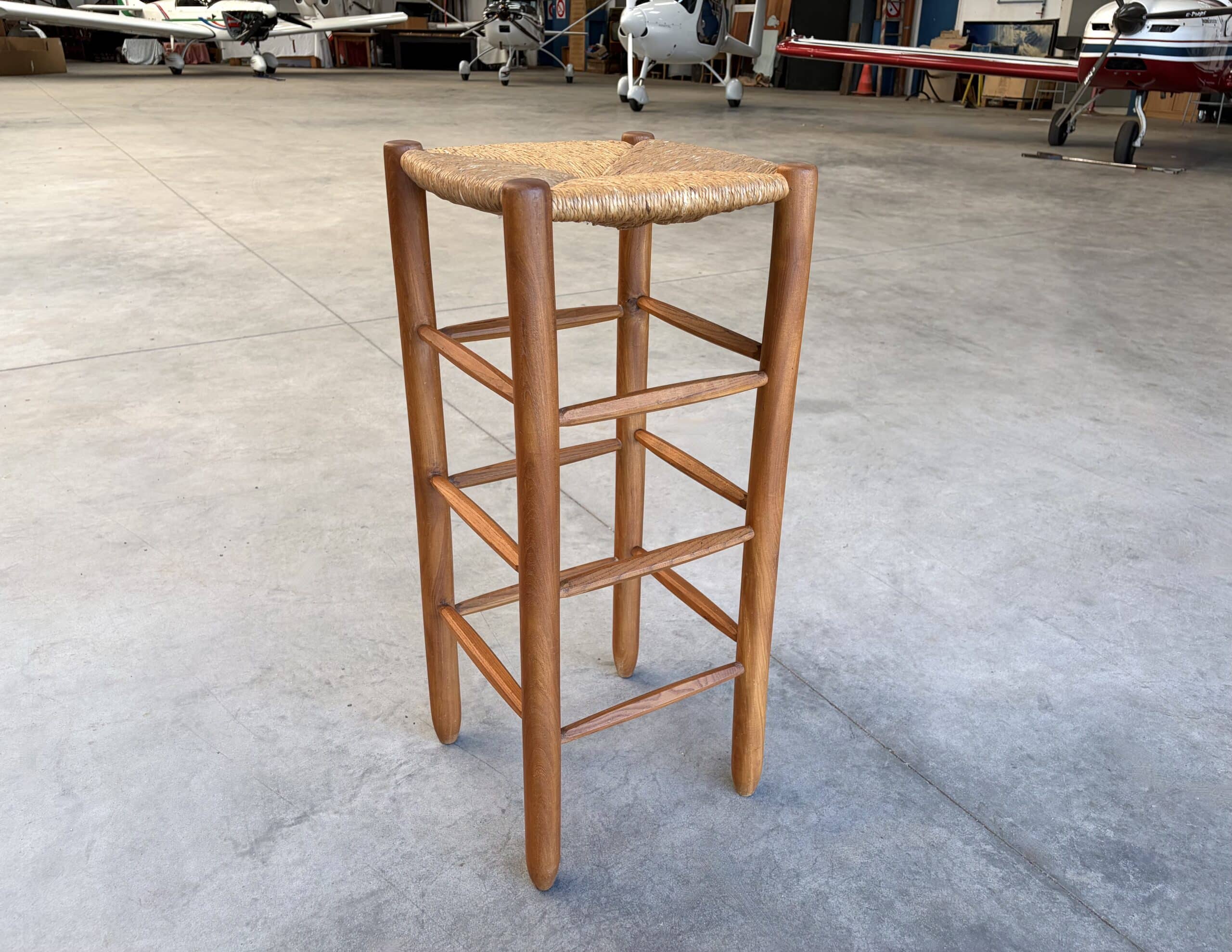 Tabourets Perriand vue perspective 2